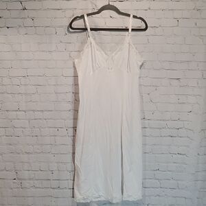 Shadow line white lace trim full slip size 38